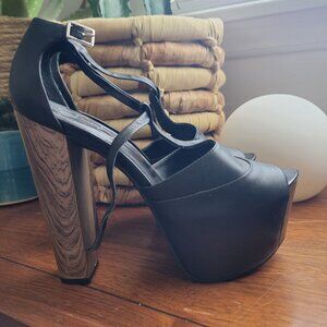 Jessica Simpson Dany T-Strap Platform Sandal in Black